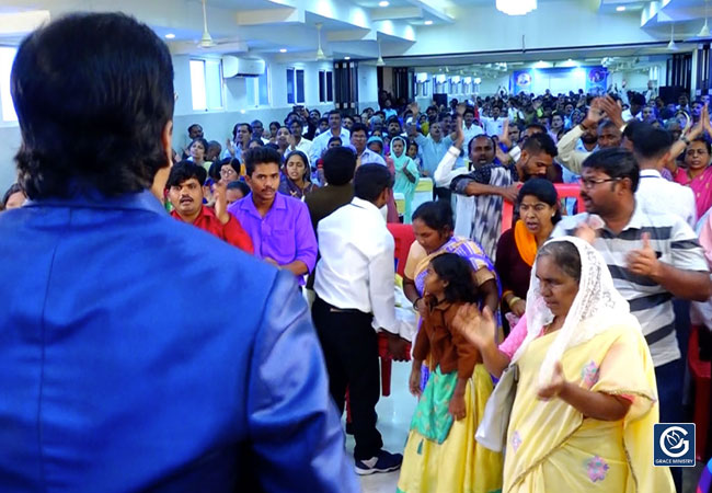 Thousands flocked from different parts of north Karnataka to the Healing & Deliverance Prayer held in Hubli, Karnataka by Grace Ministry on August 15th, 2019.